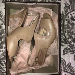 Bandolino Cream Heels